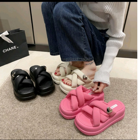 Dép sandal nữ NGỌC TRINH STORE  đế cao 5CM hình khoá trái tim đi biển giày Thoải Mái Xinh Xắn {097}