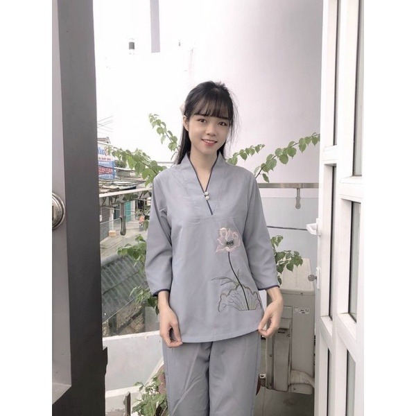 Đồ lam đi chùa nữ chất vải kate 2 nút ngọc thêu sen Thiên Di - Pháp phục đi chùa nữ cao cấp dành cho phật tử D39