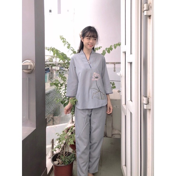 Đồ lam đi chùa nữ chất vải kate 2 nút ngọc thêu sen Thiên Di - Pháp phục đi chùa nữ cao cấp dành cho phật tử D39
