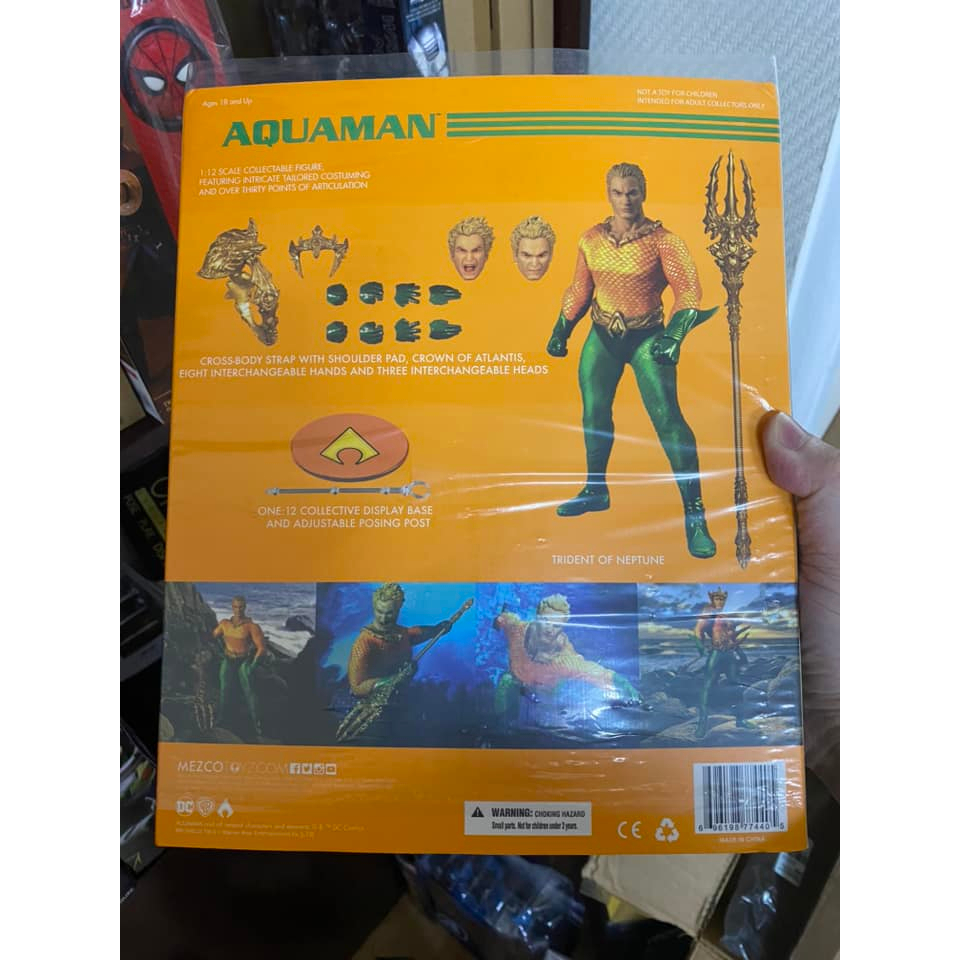 Mô hình MEZCO Aquaman