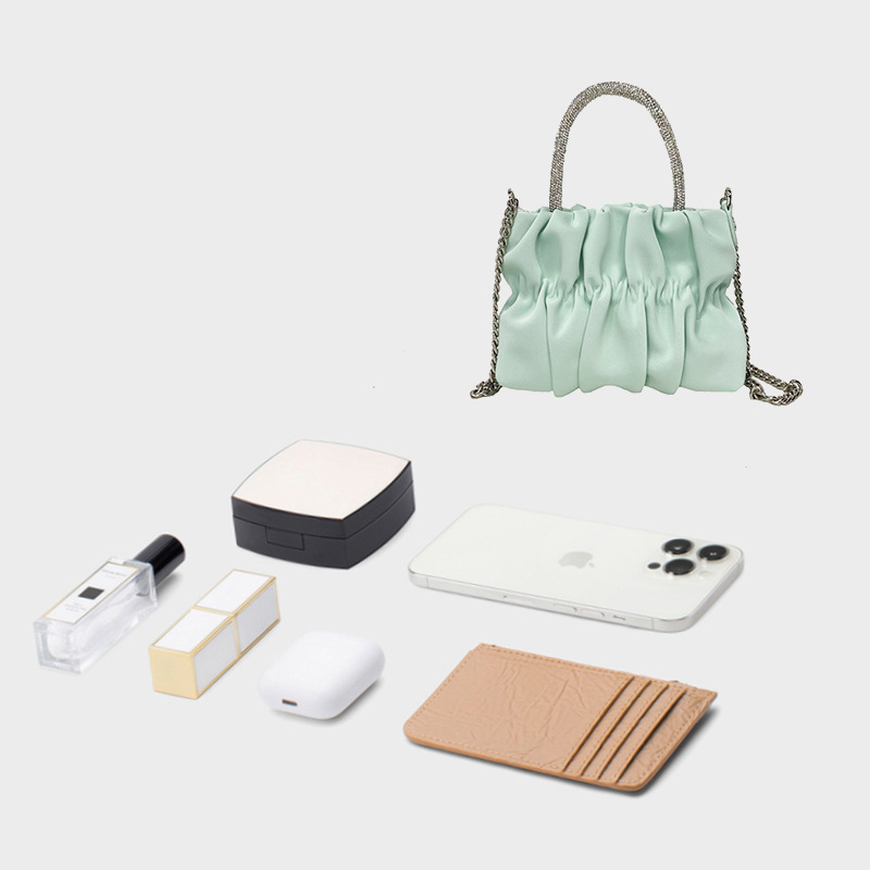 Túi Đeo Chéo Đính Đá Hình Đám Mây Phong Cách Thời Trang 2023 Thiết kế dây chuyền đám mây xếp li với sức chứa lớn