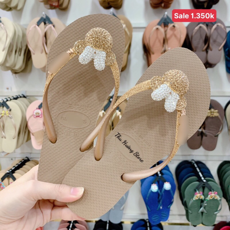 Thu Hường Store - Dép Nữ Bảng Màu Kim Tuyến Đính Mickey Tai Trắng