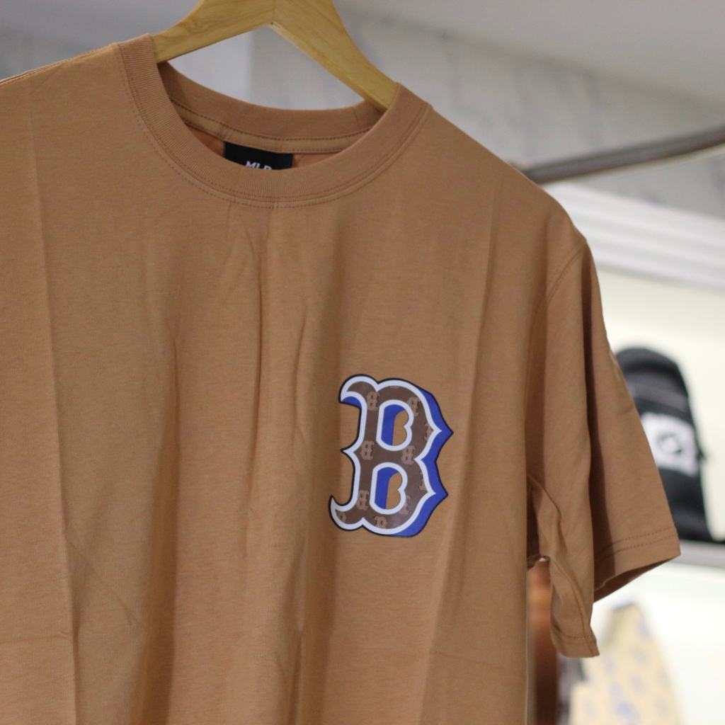 ÁO THUN MLB - OVERFIT MONOTIVE BOSTON RED SOX TSHIRT - "BROWN'" - CODE: 3ATSM3033-43SAS
