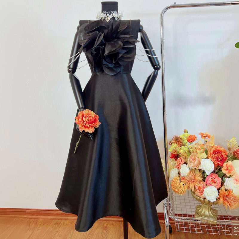 Váy Tapta Dài Cánh Hoa To Dây Ngọc Đôi