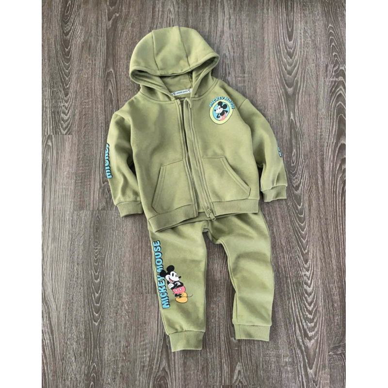 Set bộ khoác nỉ Primark Mickey rêu dư xịn cho các bé dòng nhí