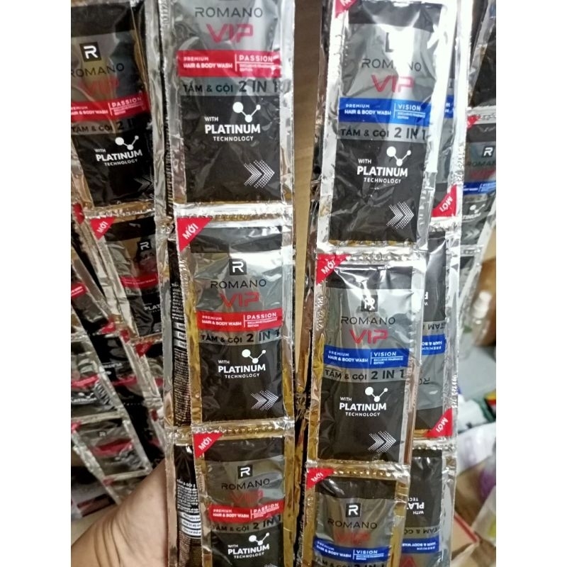 Dây 12 Gói Dầu Tắm Gọi 2 in 1 Romano Vip