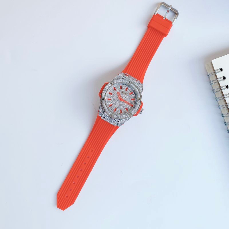 Đồng hồ nữ XCer 0635 mặt tròn đính full đá dây Silicon  chính hãng siz 34mm