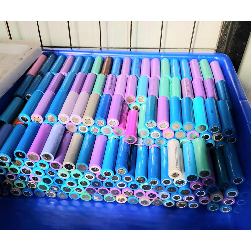 Pin 18650 LG Chem dung lượng 3000 -3600mAh - 3.7V xả 35A [ mua 15 tặng 1 Tháo khối HE4