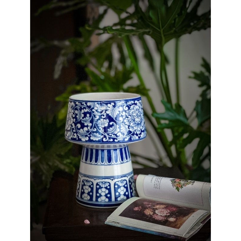 Bình hoa men lam hoa dây vẽ tay kĩ Bát Tràng, lọ hoa cao cấp Bát Tràng