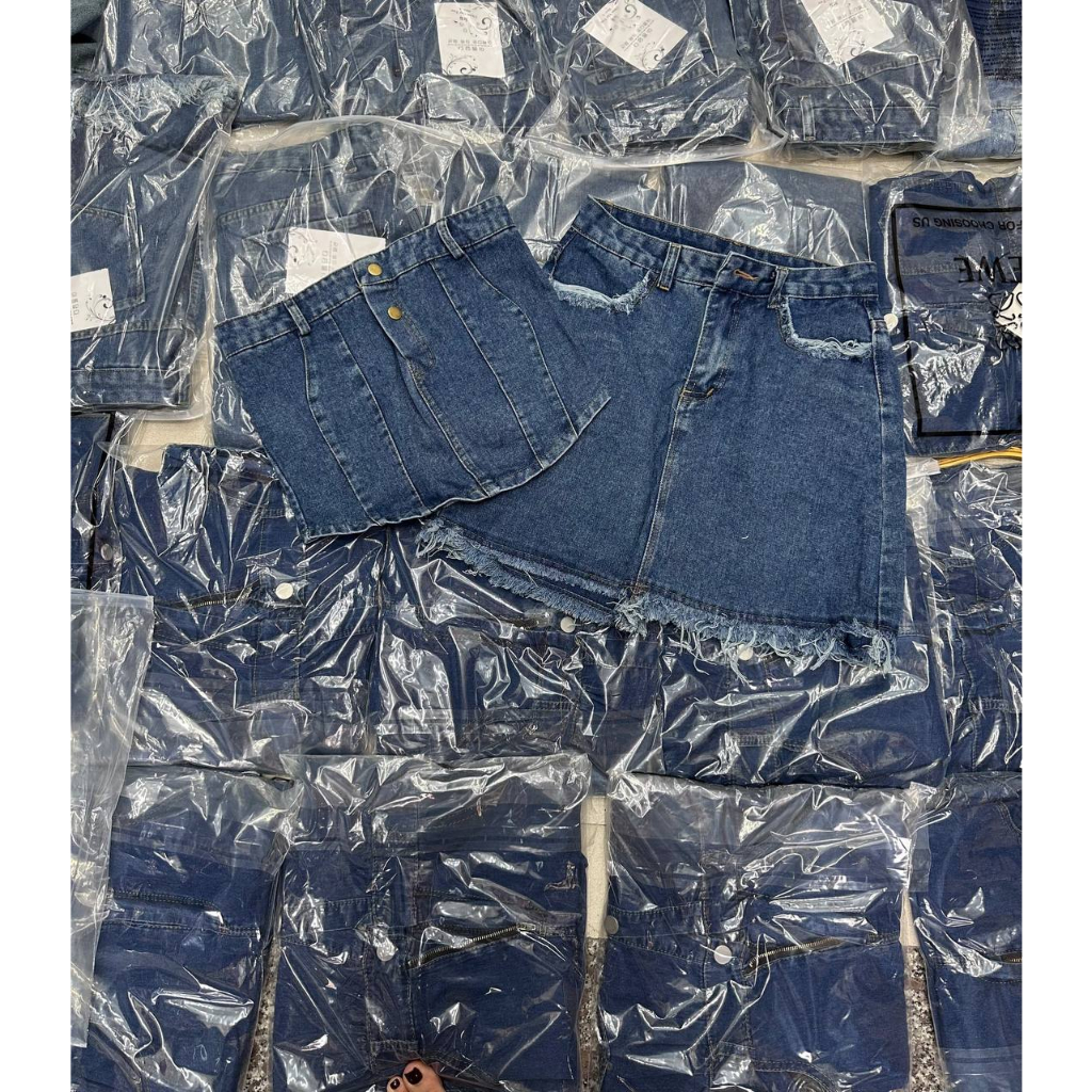 Set jeans nữ áo quây + chân váy chữ A vạt tua rua chất bò mềm