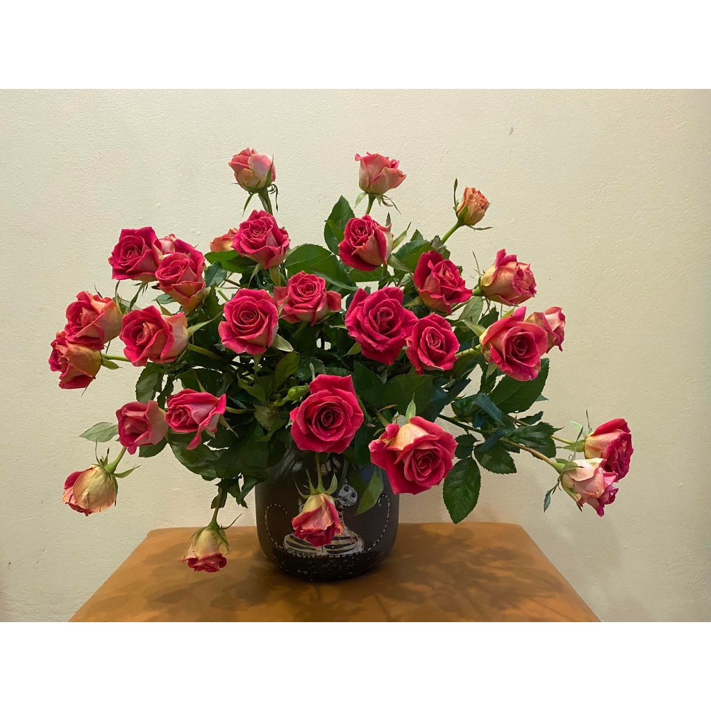 Bình hoa dáng bóng đèn mộc và vẽ để bàn trà hay phòng khách xinh đẹp vô cùng gốm Bát Tràng cao cấp