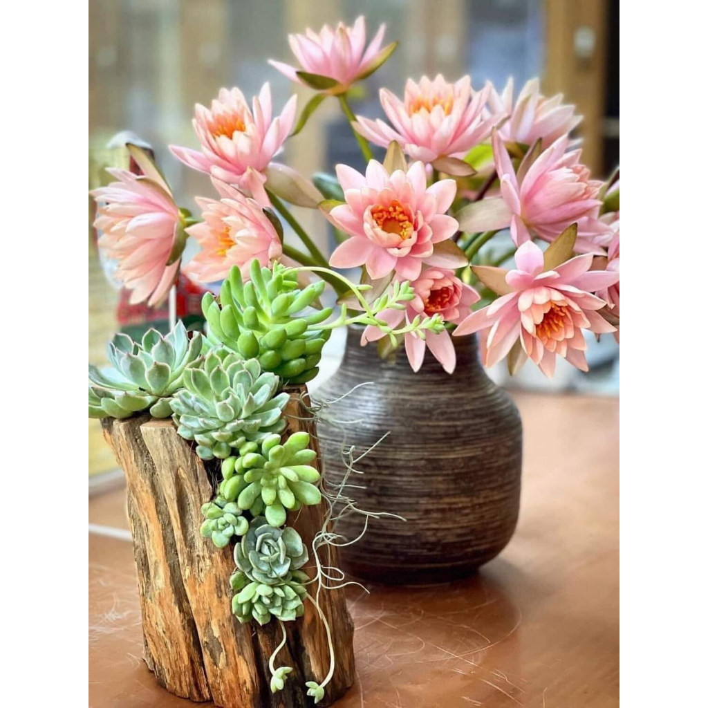 Bình hoa dáng bóng đèn mộc và vẽ để bàn trà hay phòng khách xinh đẹp vô cùng gốm Bát Tràng cao cấp