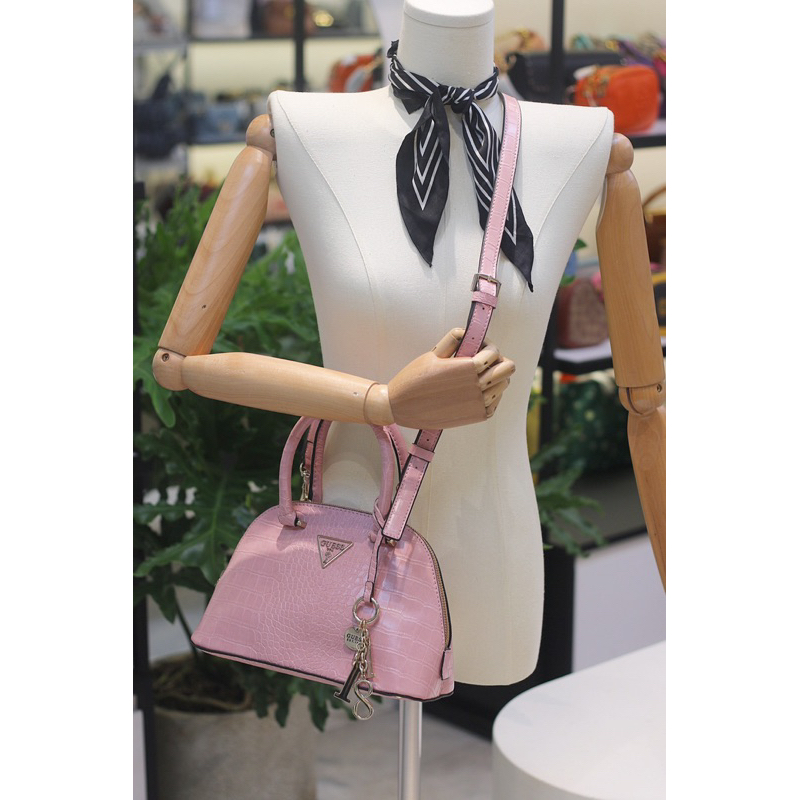 Túi guess dáng hến cho nữ