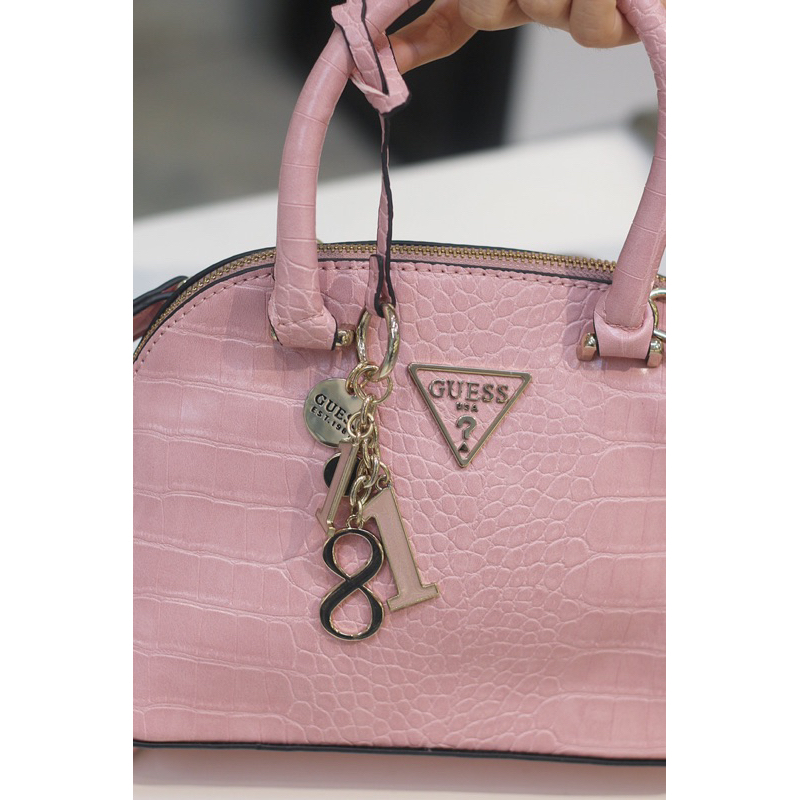 Túi guess dáng hến cho nữ
