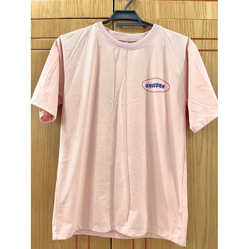 Áo thun màu hồng