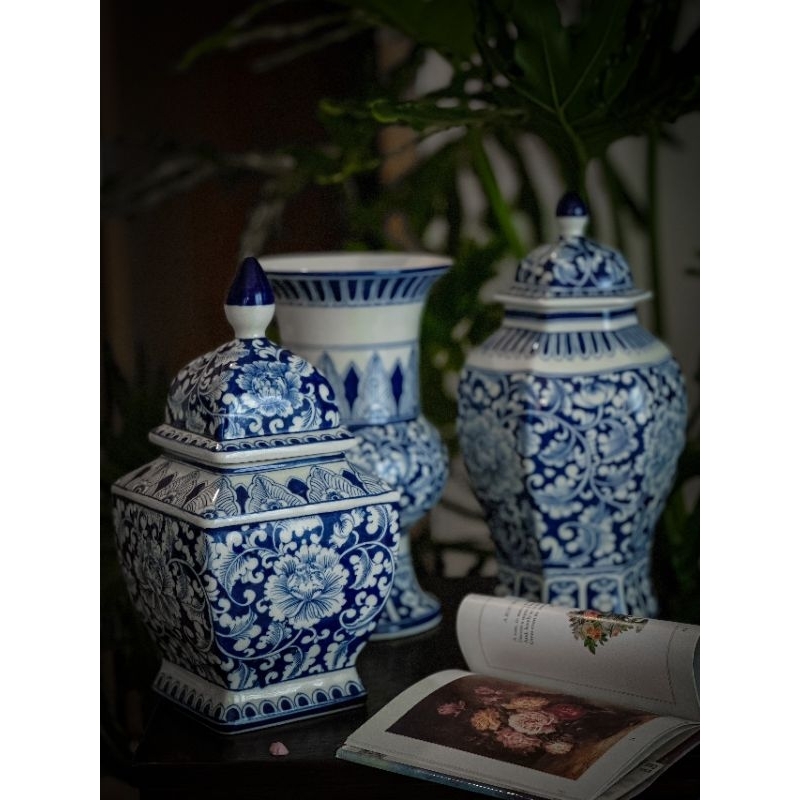 Bình hoa men lam hoa dây vẽ tay kĩ Bát Tràng, lọ hoa cao cấp Bát Tràng