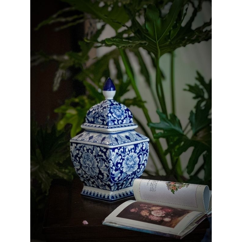 Bình hoa men lam hoa dây vẽ tay kĩ Bát Tràng, lọ hoa cao cấp Bát Tràng