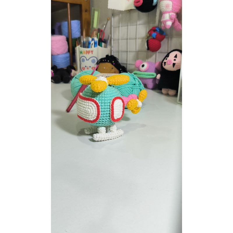 Máy bay trực thăng bằng len handmade