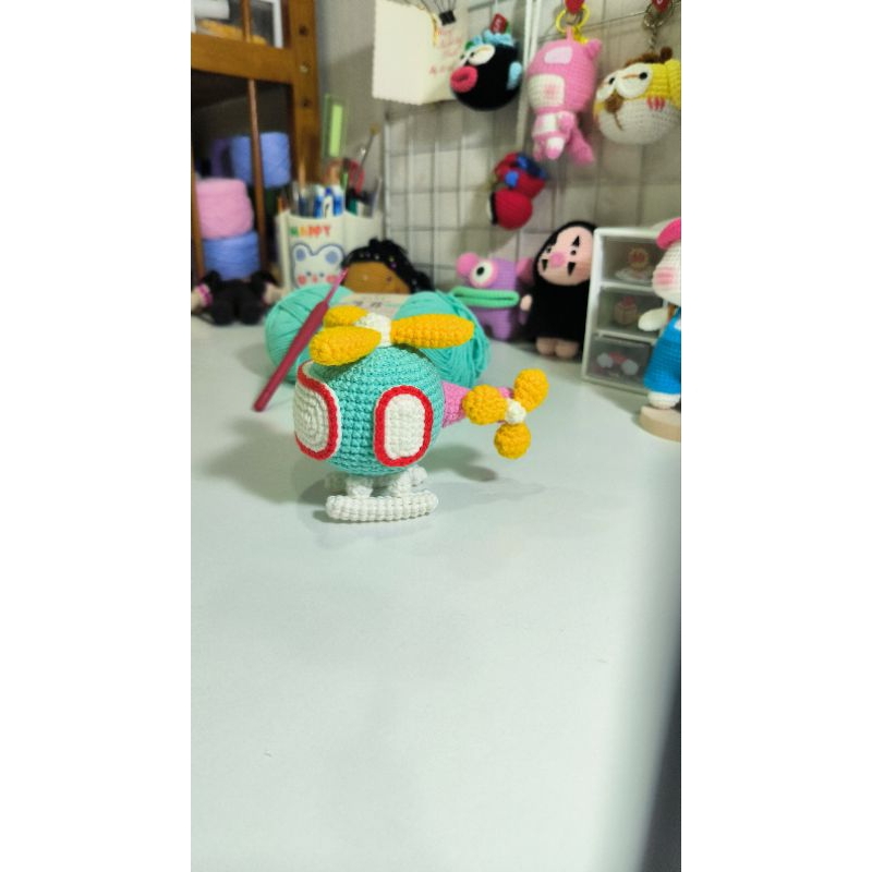 Máy bay trực thăng bằng len handmade