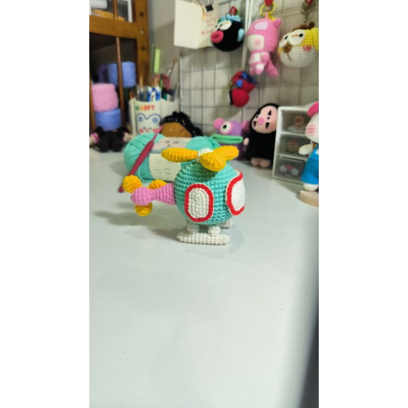 Máy bay trực thăng bằng len handmade