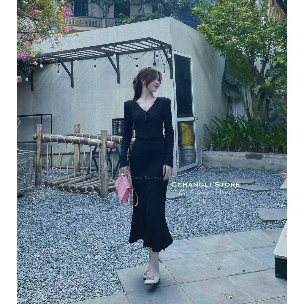 Sét váy nữ mặc đi chơi chất ren y mẫu áo cổ tim tay dài cài nút mix chân váy maxi đuôi cá thời trang