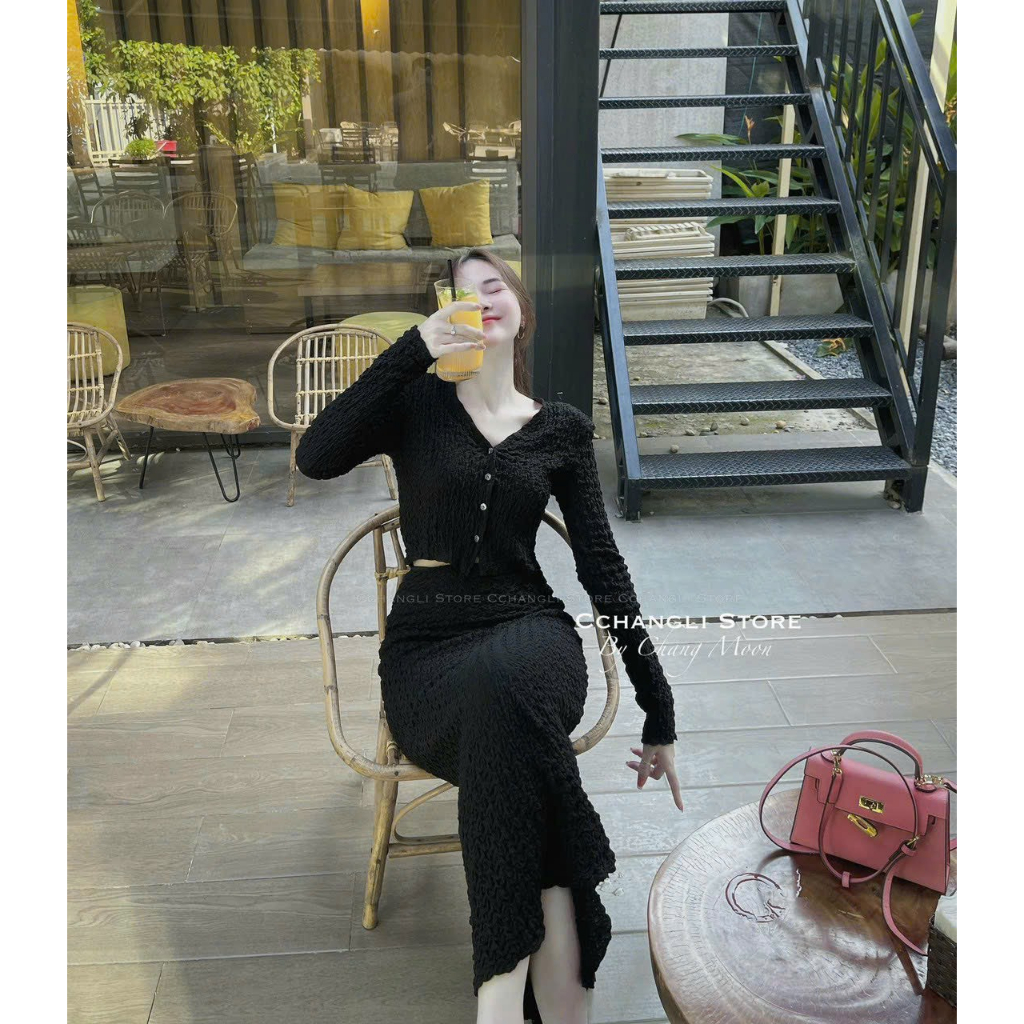 Sét váy nữ mặc đi chơi chất ren y mẫu áo cổ tim tay dài cài nút mix chân váy maxi đuôi cá thời trang