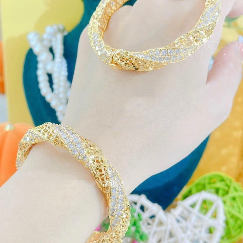 Vòng tay xoắn gắn đá cz nhân tạo siêu sáng mạ vàng Kami trang sức cao cấp