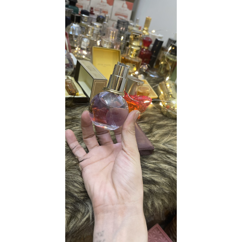 Nước Hoa Đấu Giá