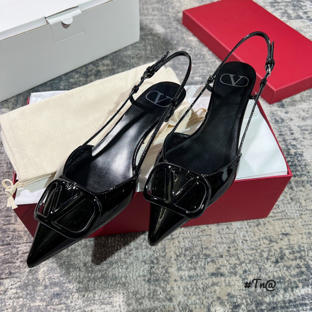 SANDAL VLTN DA BÓNG