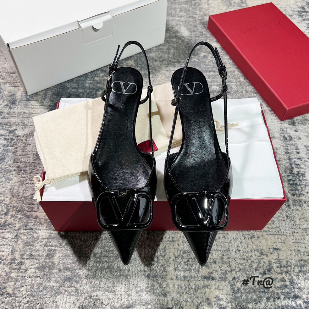 SANDAL VLTN DA BÓNG