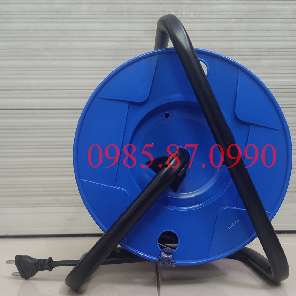Ổ Cắm Kéo Dài Quay Tay Kiểu Rulo LiOA QT50-2-15A 50m Xách Tay Quay Tròn