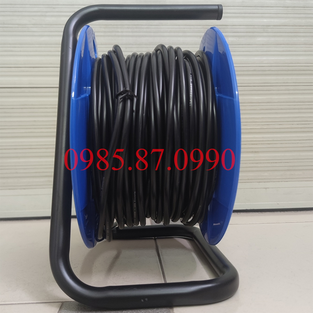 Ổ Cắm Kéo Dài Quay Tay Kiểu Rulo LiOA QT50-2-15A 50m Xách Tay Quay Tròn