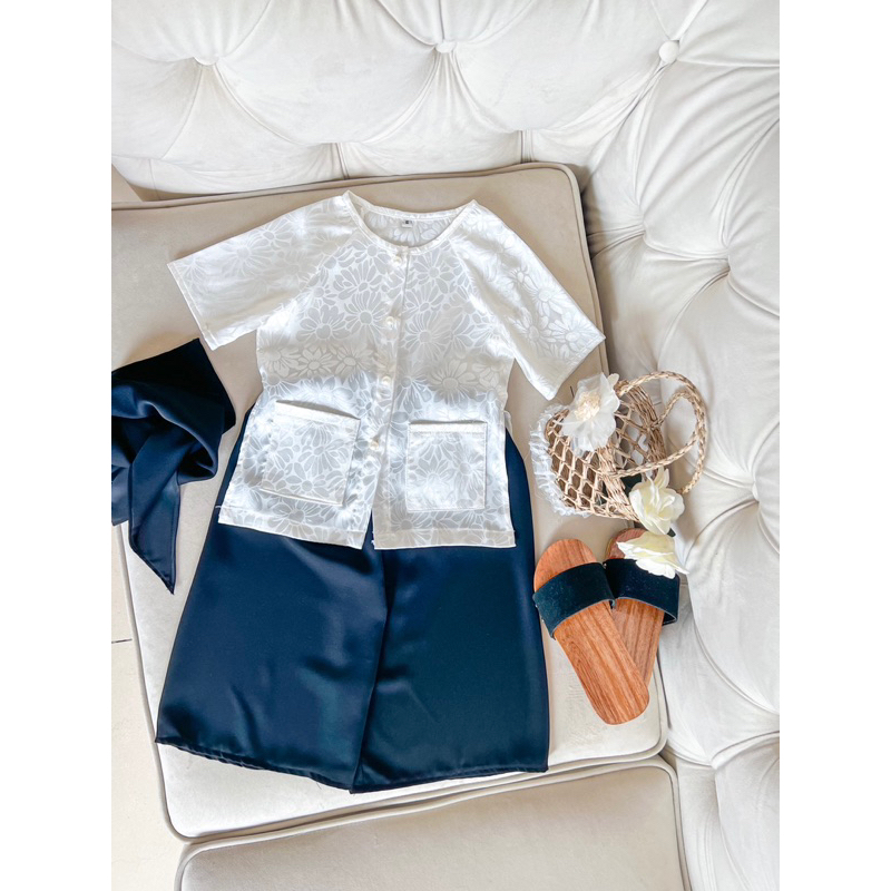 Bộ Bà Ba Cho Bé Gái Chất Gấm Cao Cấp Tặng Kèm Khăn