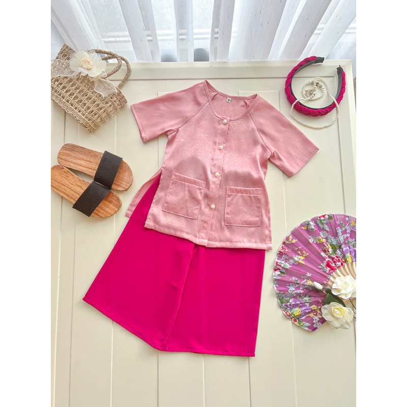 Bộ Bà Ba Cho Bé Gái Chất Gấm Cao Cấp Tặng Kèm Khăn