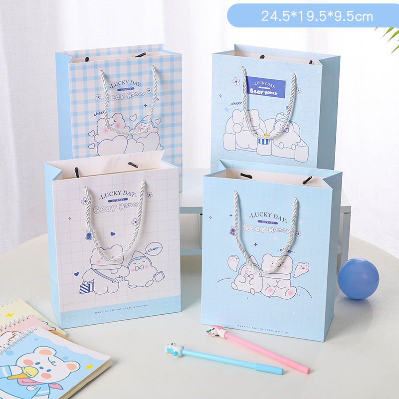 Túi giấy đựng quà sinh nhật dễ thương Mua Tất