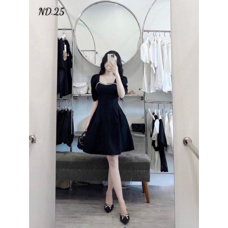 V53 Nga Design Váy cho con bú màu đen cổ tim chất liệu chéo Hàn đẹp che bụng