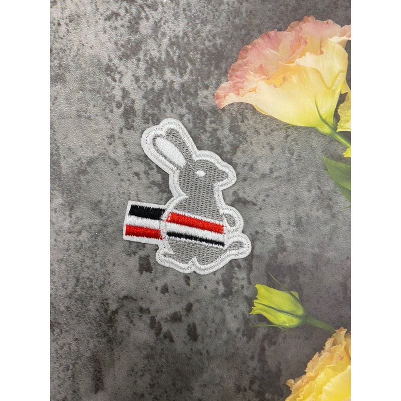 Sticker logo patch thêu thỏ ghi gucci ủi nhiệt