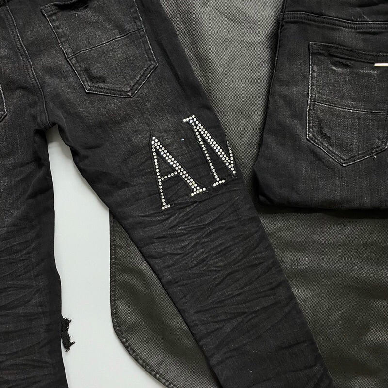 Quần bò aniri đính đá gối bản likeau chắc chắn