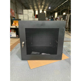 Tủ rack 10u d600 treo tường lắp đặt hệ thống mạng và camera quan sát.