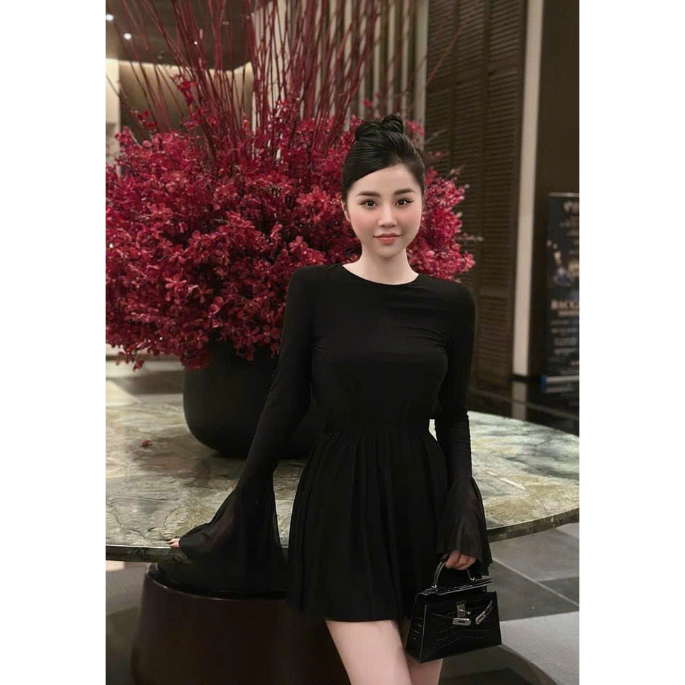 Đầm tay loe khoét lưng dáng xòe kèm quần trong