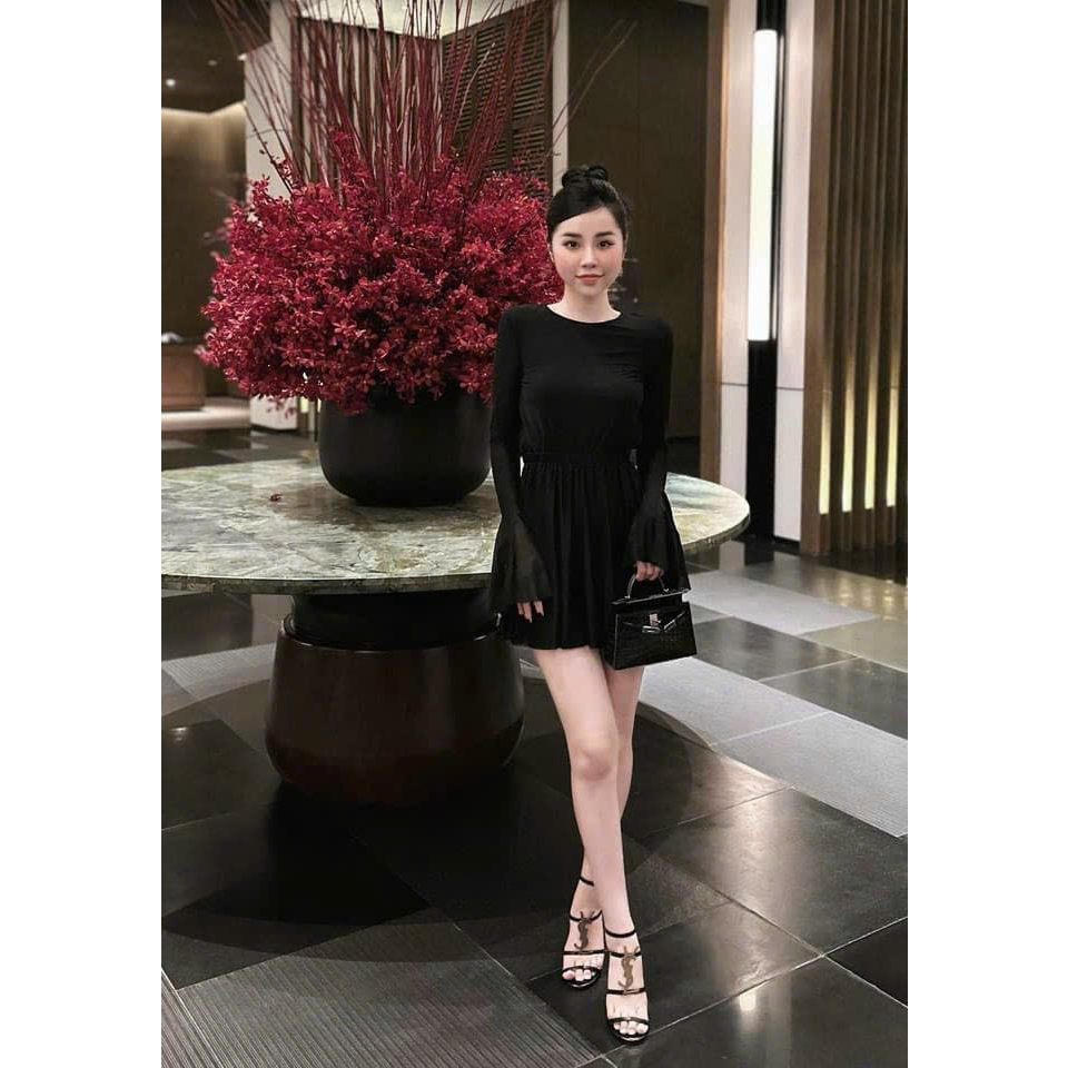 Đầm tay loe khoét lưng dáng xòe kèm quần trong