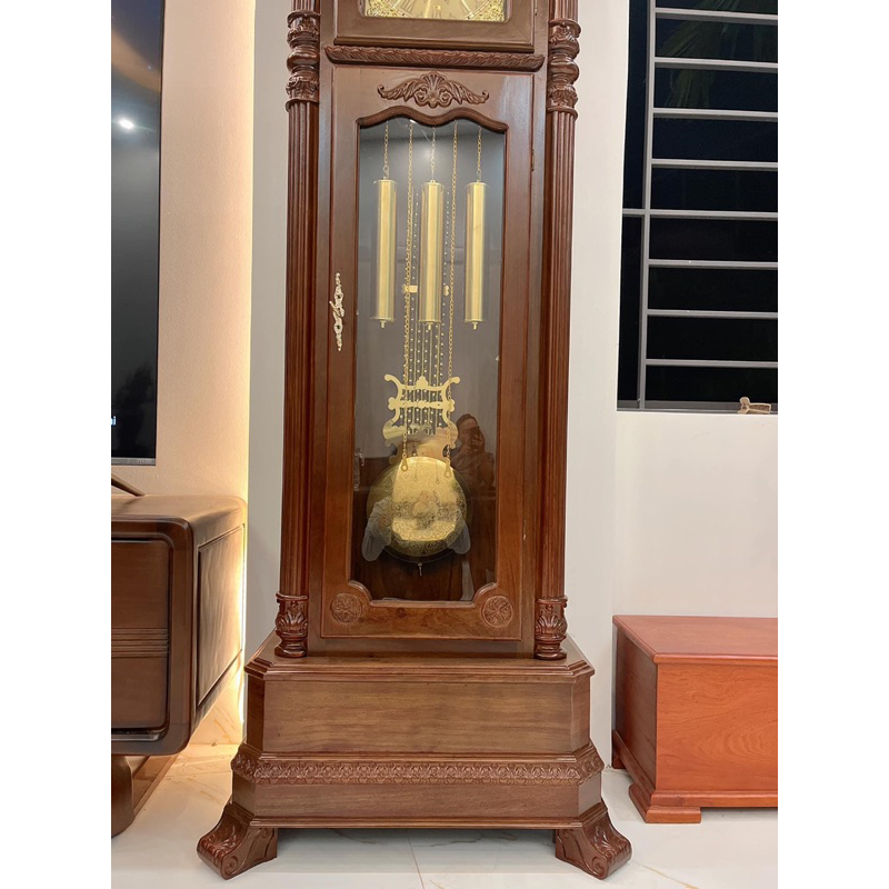 Đồng hồ cao 2m15 rộng 70 sâu 35 sừng trâu gỗ hương đá