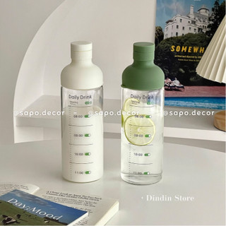 Bình nước thủy tinh trong suốt