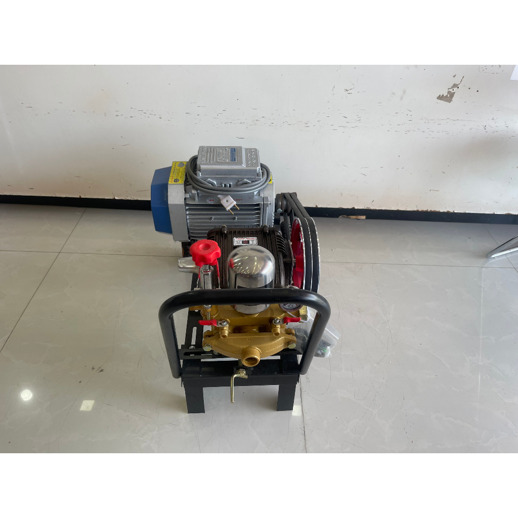 Bộ rửa xe 2hp chân kê bánh xe tặng kèm 10m dây xịt và péc xịt