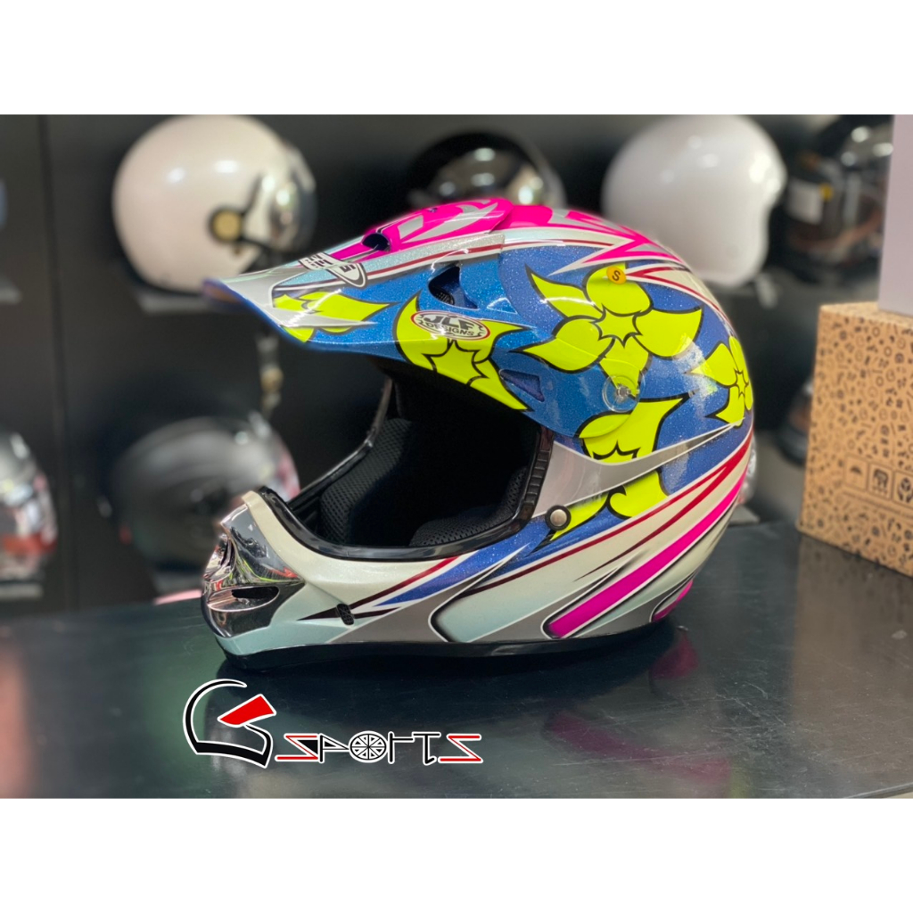 Mũ bảo hiểm cào cào Zeus xuất dư