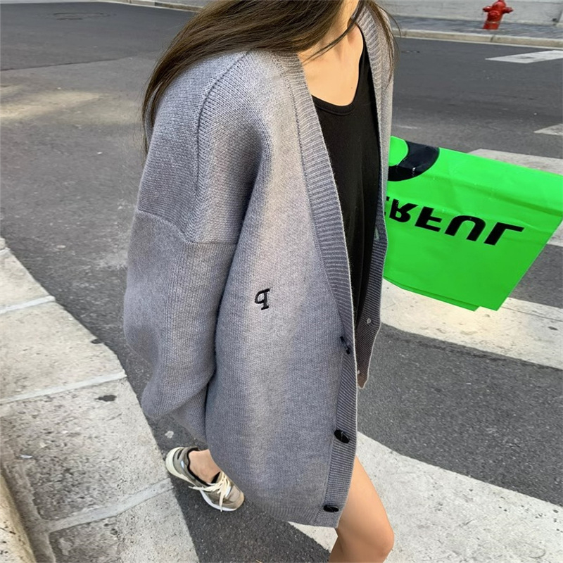 Áo cardigan len chữ P thêu, Áo khoác ngoài Oversize cho nữ siêu đẹp | BigBuy360 - bigbuy360.vn