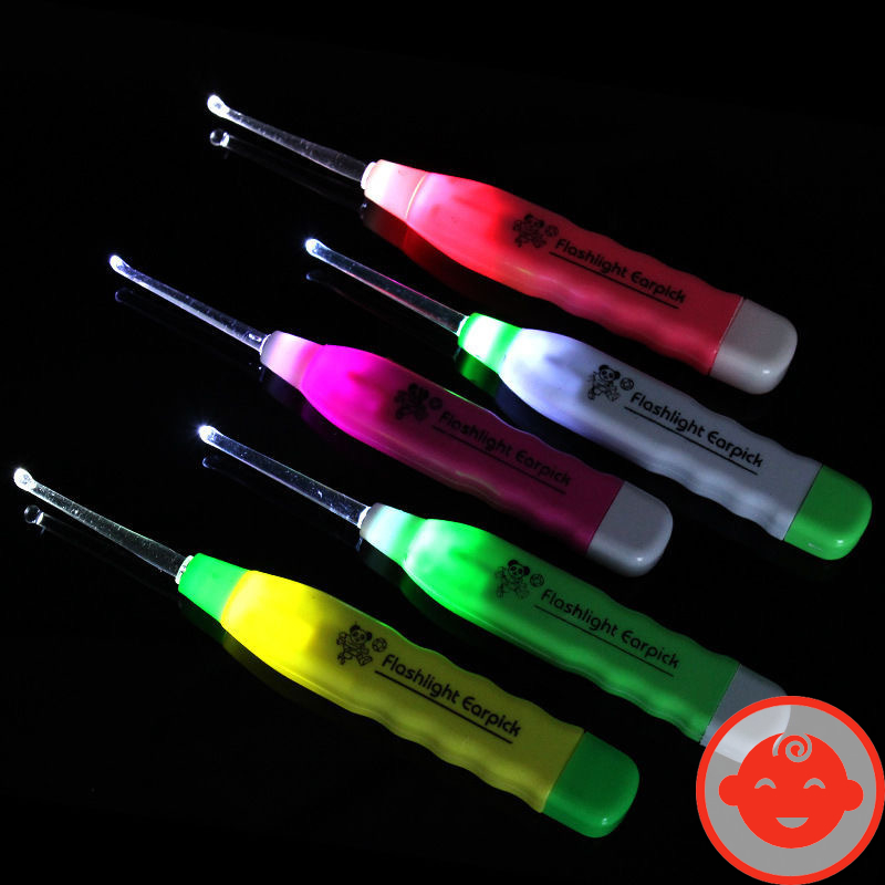 Đèn soi tai cho bé tiện lợi