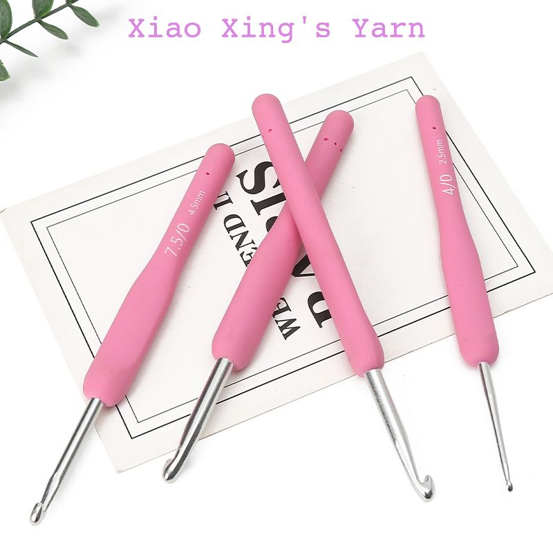 Kim móc len màu hồng cán nhựa dẻo êm tay size cơ bản 2.0 - 6.0 | Xiao Xing's Yarn