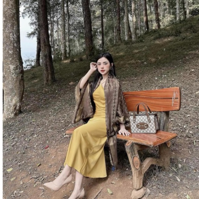 SALE khăn choàng cổ LV Nâu tây ánh kim , khăn quàng cổ kích thước 140x140cm  k kèm box