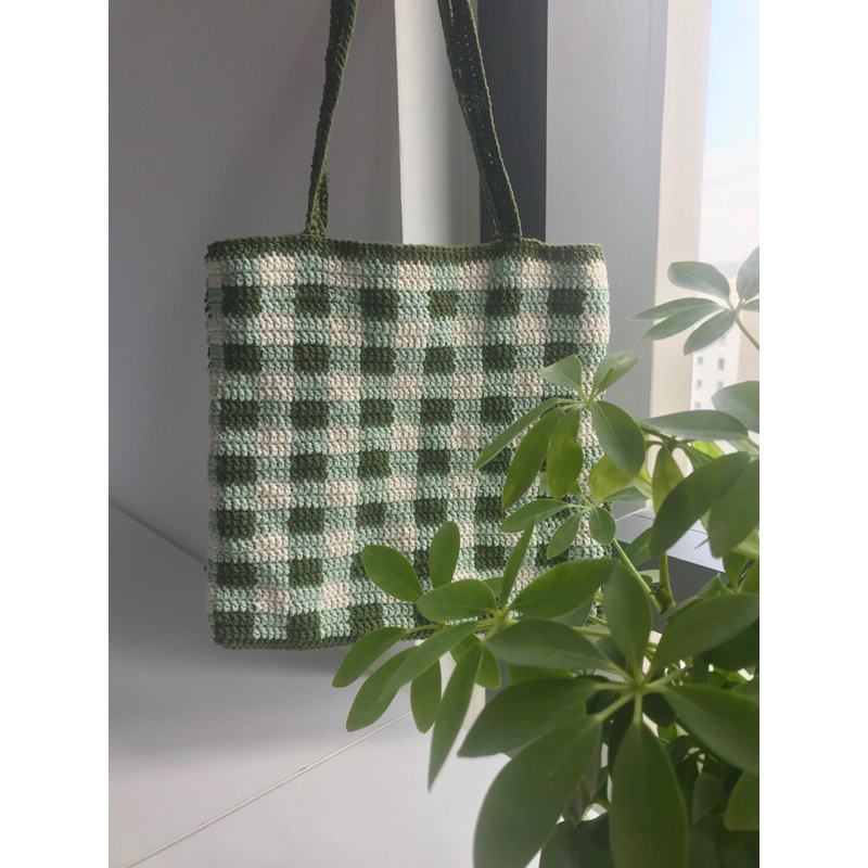 Túi móc len caro xanh